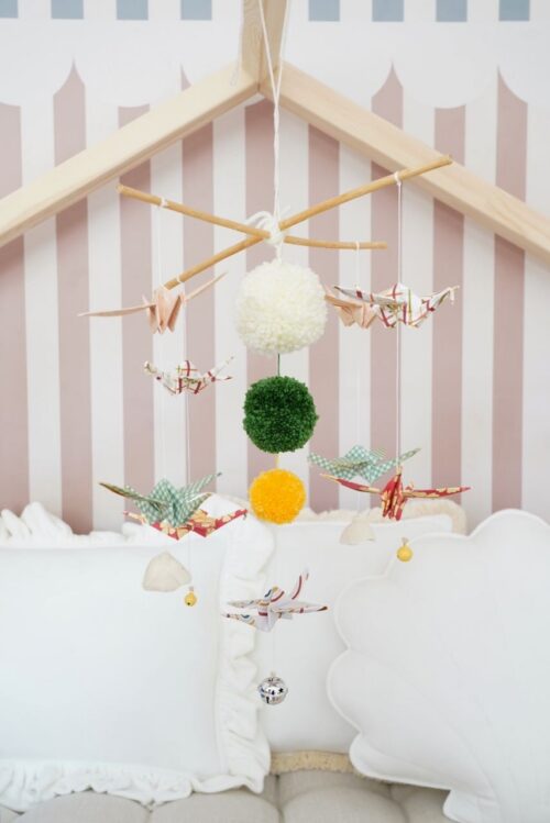 Origami-stiilis beebivoodi karussell - vintage-vibe