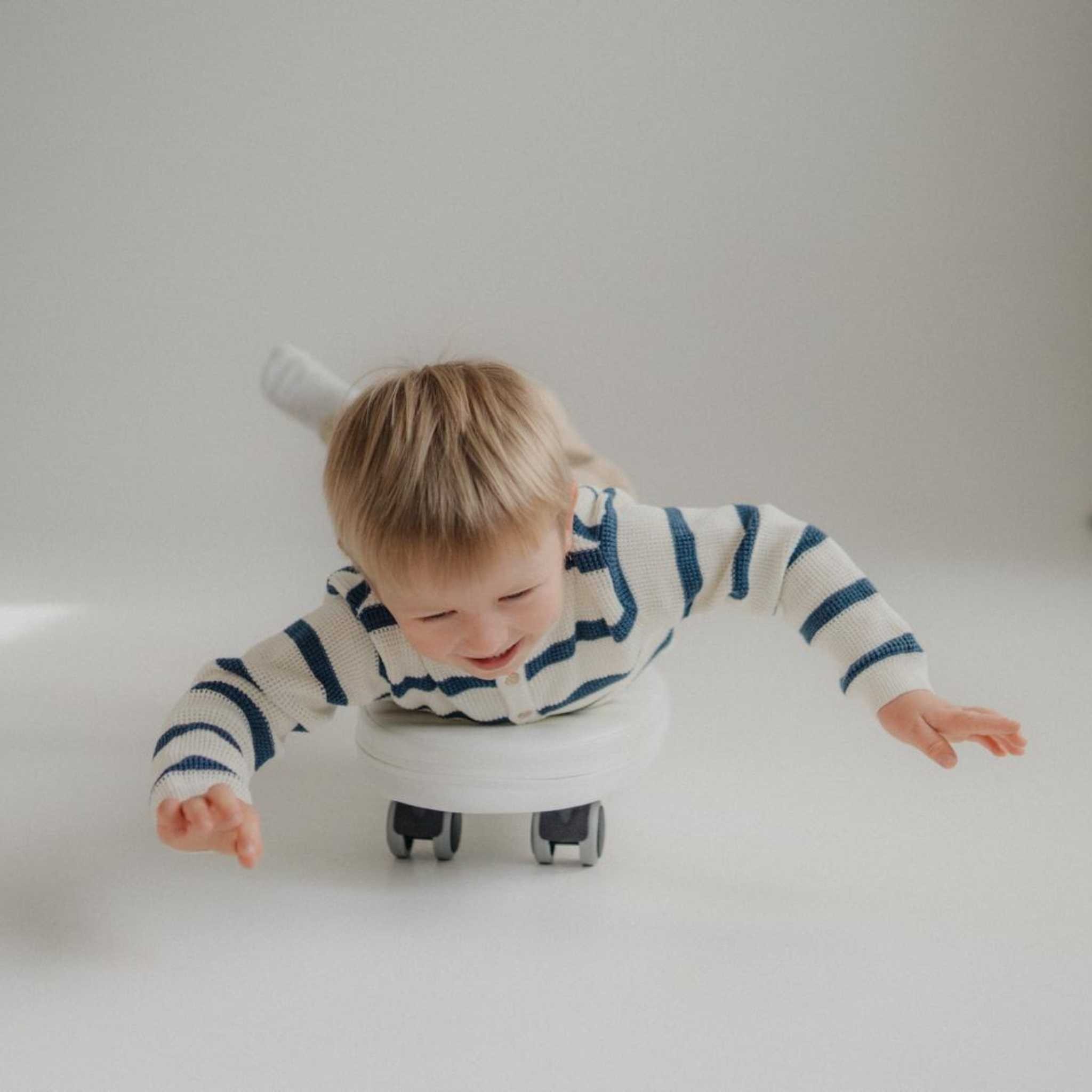 A surf-themed toy for kids - Image 6