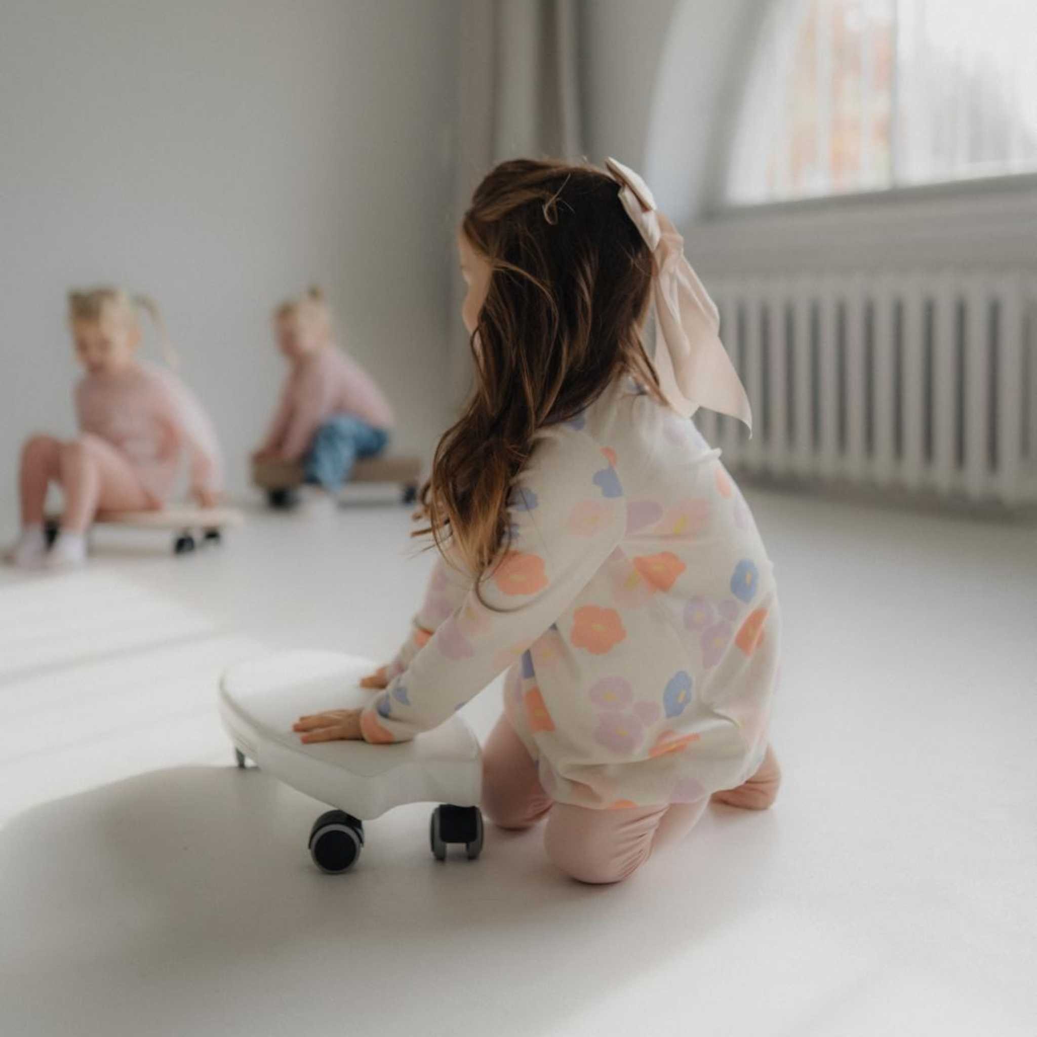 A surf-themed toy for kids - Image 3