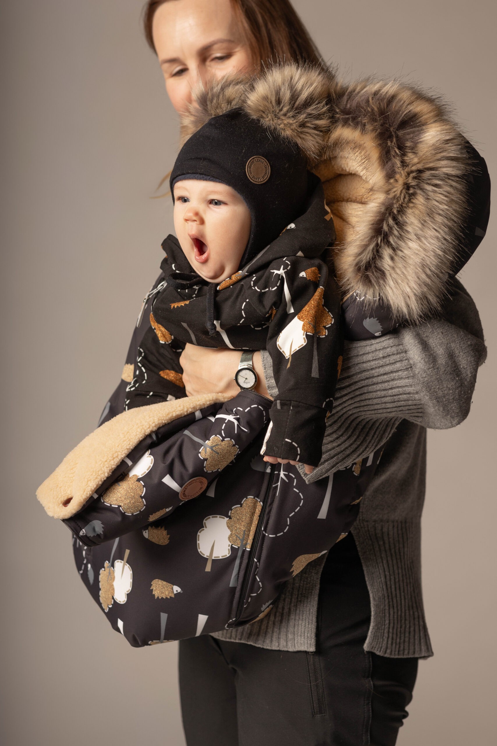 Black merino wool baby hat with faux fur pom-poms - Image 3